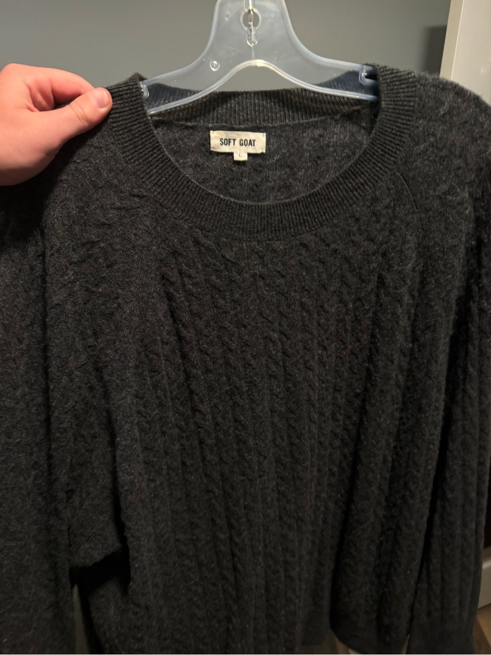 Women's SOFT GOAT 100% cashmere sweater cableknit ($900 new) small holes